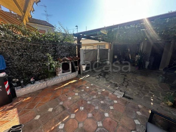 casa indipendente in vendita a Castelvetro Piacentino