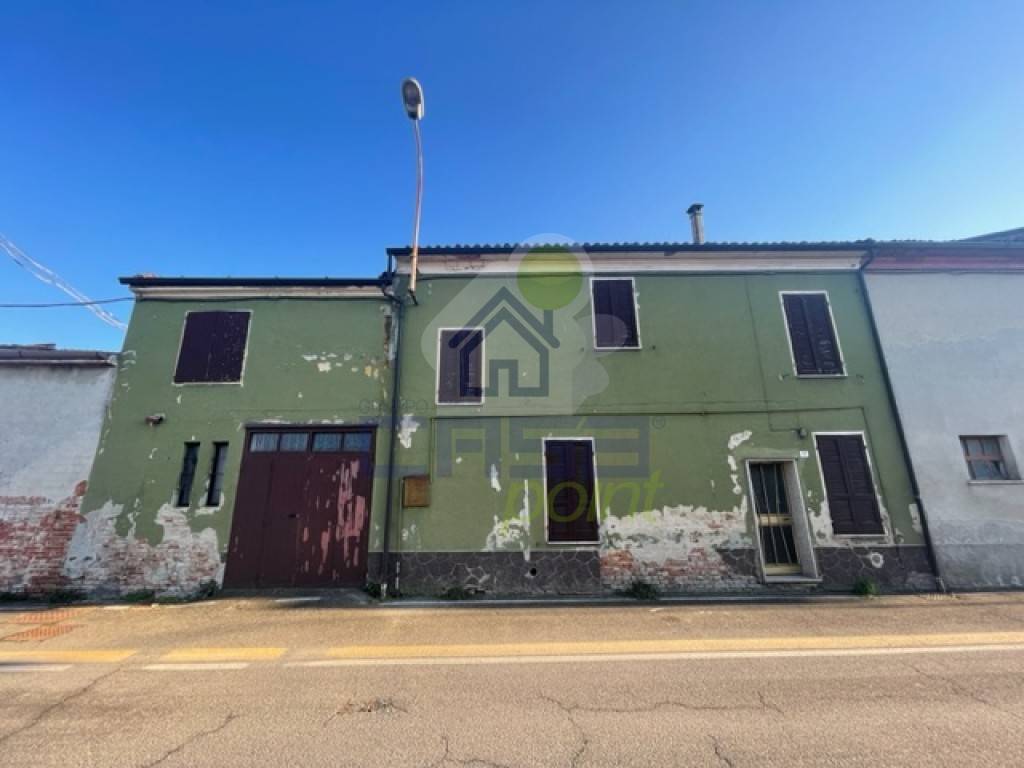 casa indipendente in vendita a Castelvetro Piacentino in zona San Giuliano