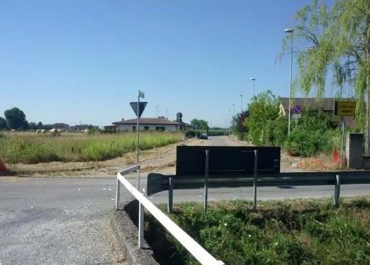 terreno edificabile in vendita a Castelvetro Piacentino