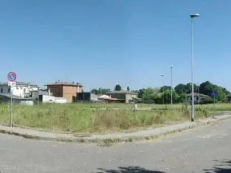terreno edificabile in vendita a Castelvetro Piacentino