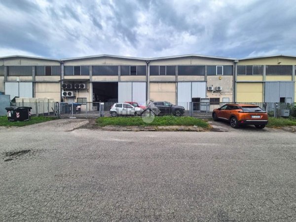 terreno edificabile in vendita a Castelvetro Piacentino in zona Castelvetro