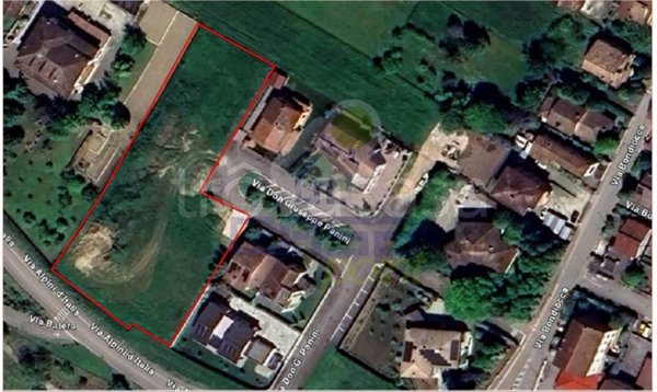 terreno edificabile in vendita a Castelvetro Piacentino in zona Castelvetro