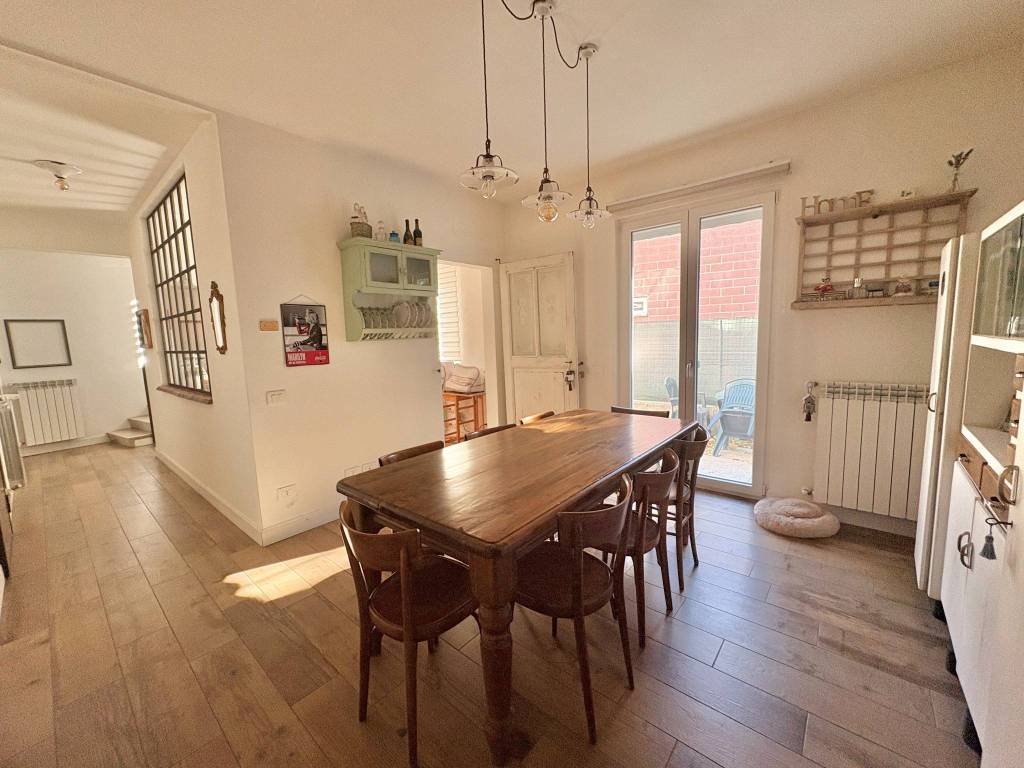 casa indipendente in vendita a Castelvetro Piacentino