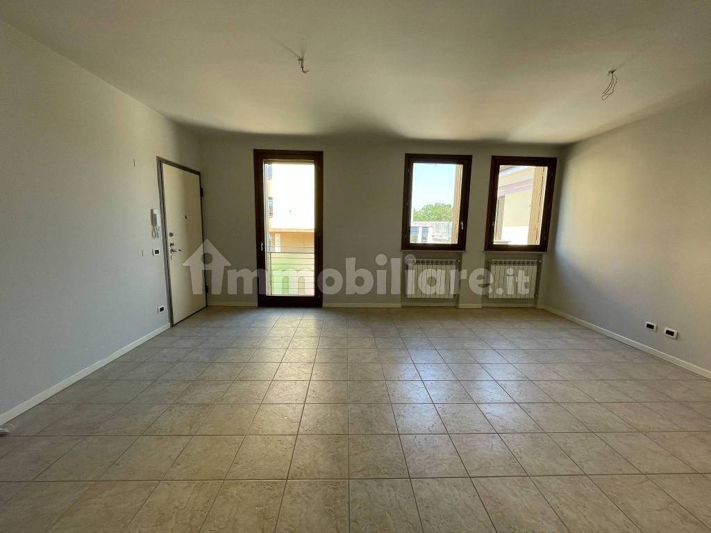 appartamento in vendita a Castelvetro Piacentino in zona Castelvetro