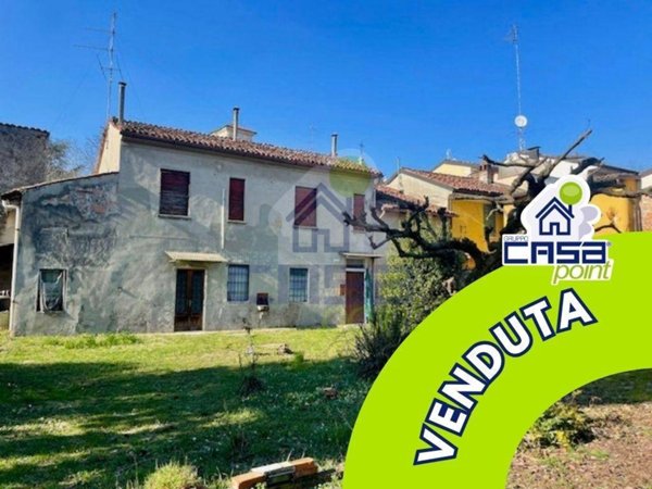 casa indipendente in vendita a Castelvetro Piacentino in zona Castelvetro