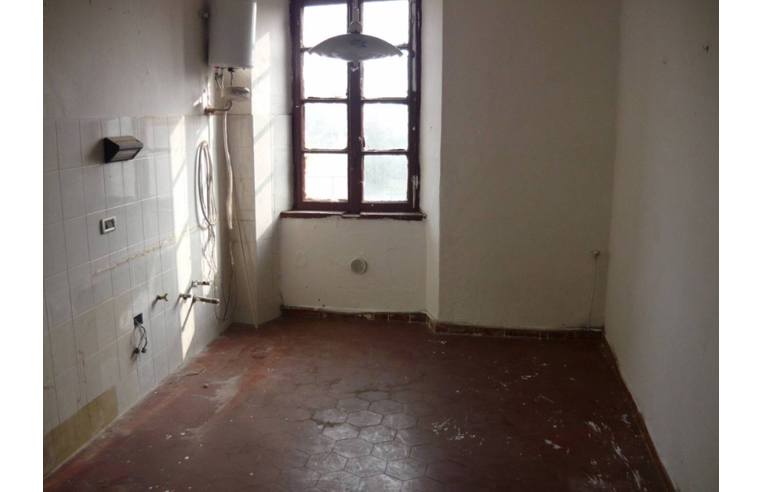 appartamento in vendita a Castelvetro Piacentino in zona Castelvetro