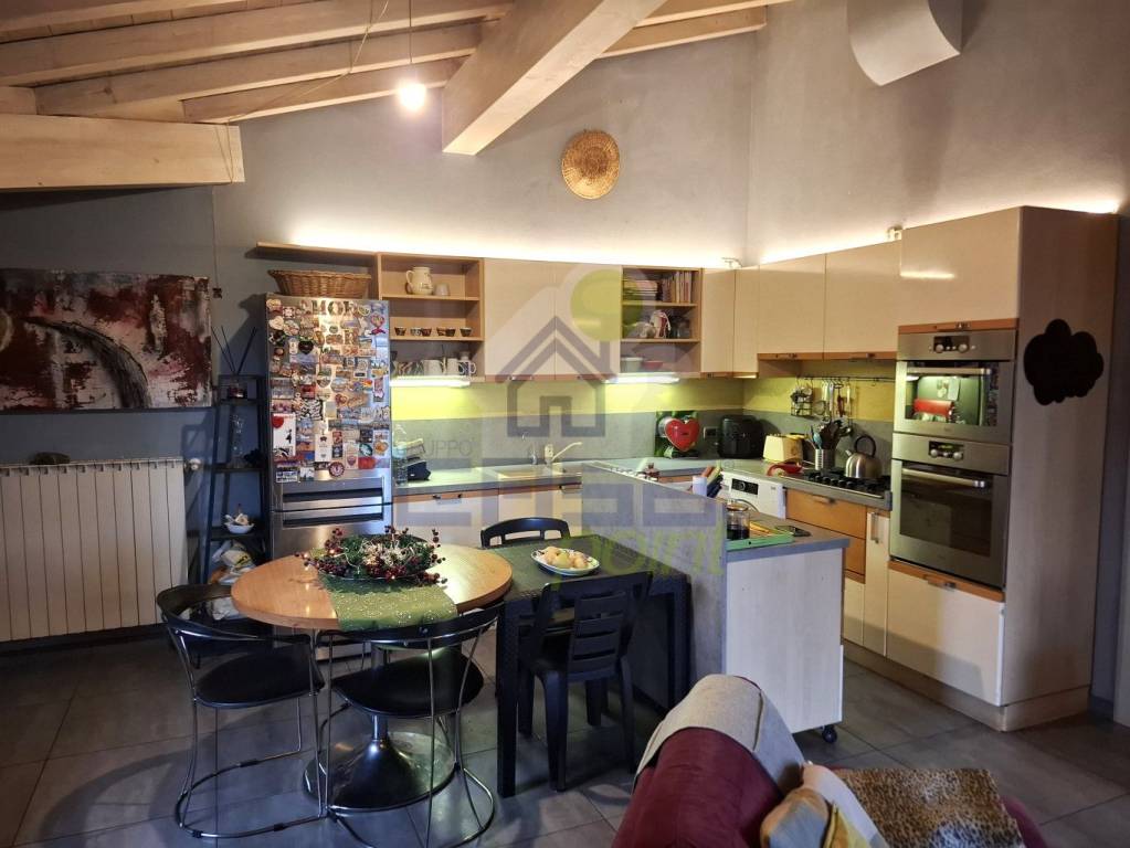 appartamento in vendita a Castelvetro Piacentino in zona Castelvetro