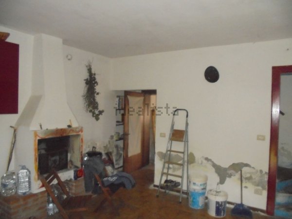 casa indipendente in vendita a Castelvetro Piacentino in zona Castelvetro