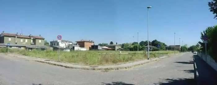 terreno edificabile in vendita a Castelvetro Piacentino in zona San Giuliano