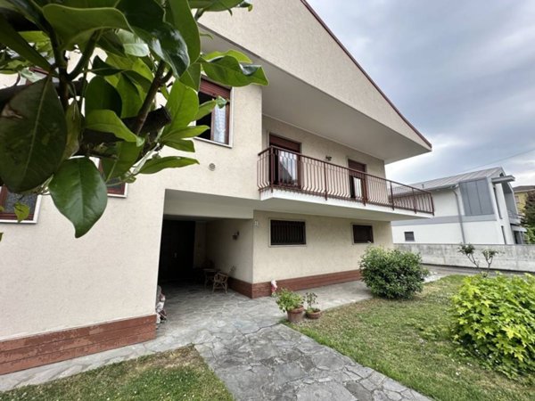 appartamento in vendita a Castelvetro Piacentino