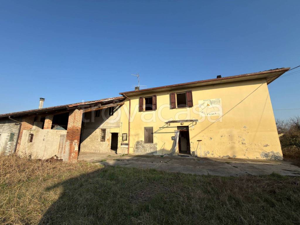 appartamento in vendita a Castelvetro Piacentino in zona San Giuliano