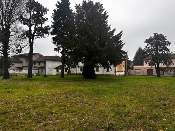 casa indipendente in vendita a Castelvetro Piacentino