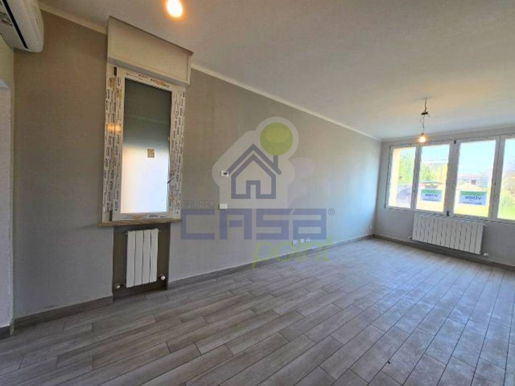 casa indipendente in vendita a Castelvetro Piacentino in zona Castelvetro