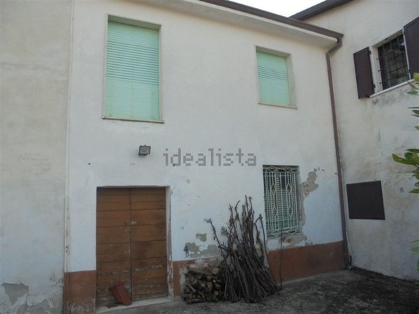 appartamento in vendita a Castelvetro Piacentino in zona San Giuliano