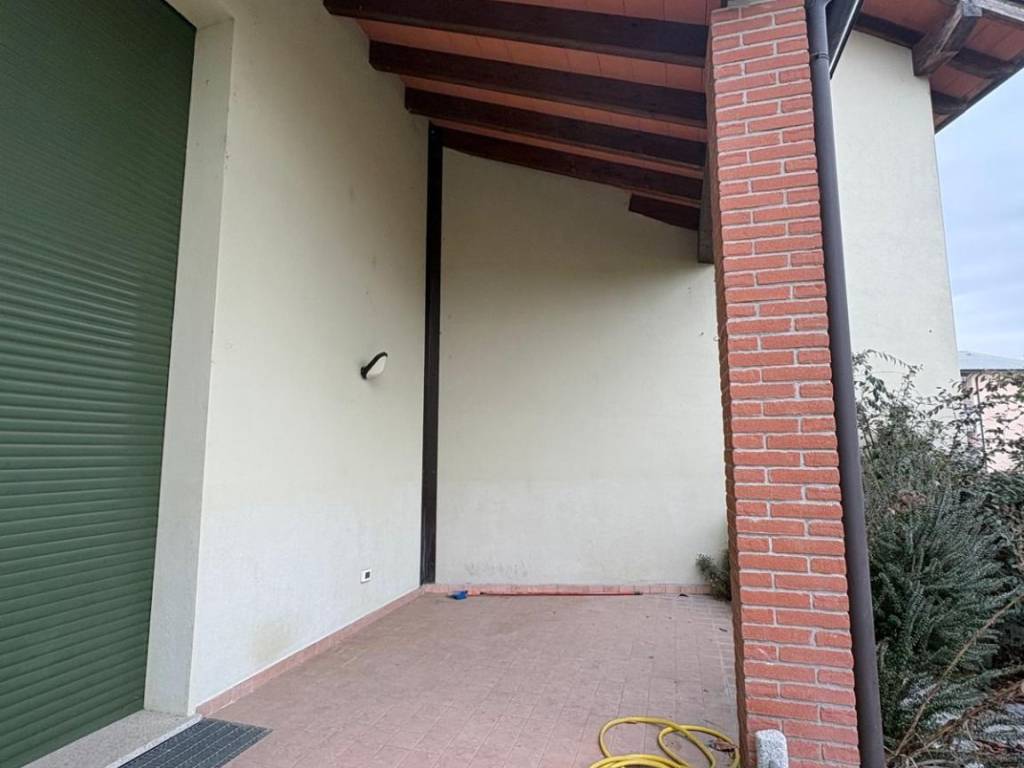 casa indipendente in vendita a Castelvetro Piacentino in zona Castelvetro