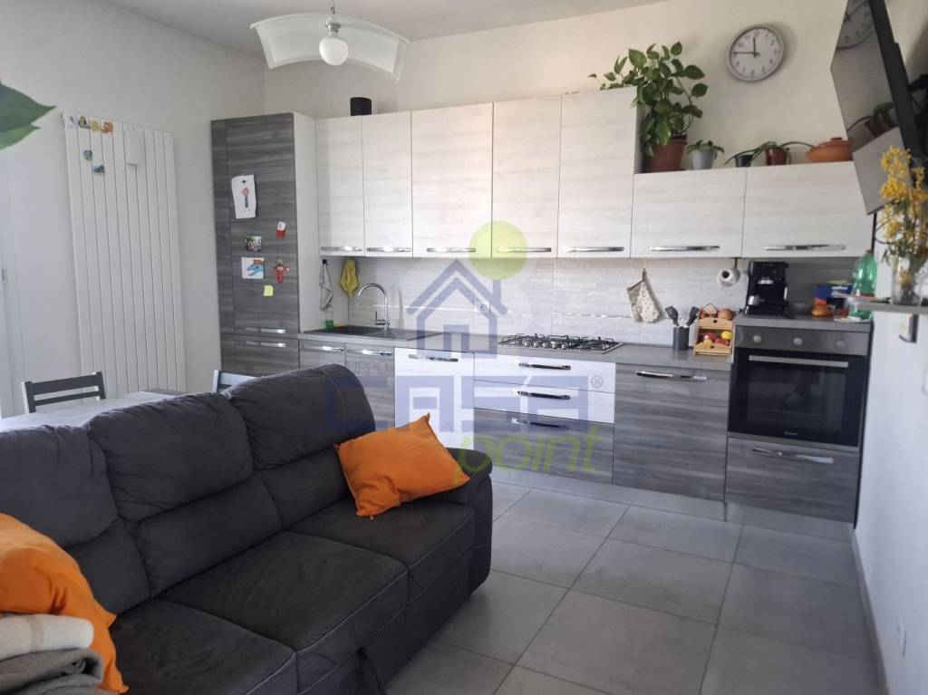 appartamento in vendita a Castelvetro Piacentino in zona Castelvetro