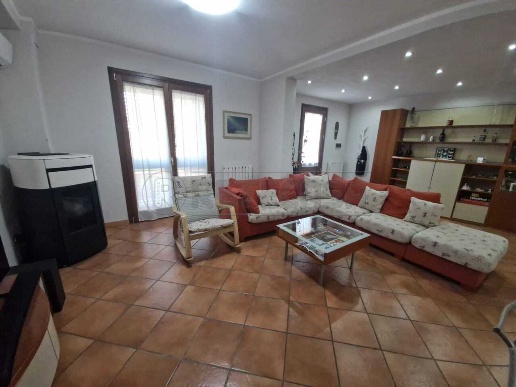 casa indipendente in vendita a Castelvetro Piacentino