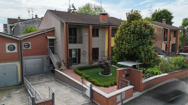 casa indipendente in vendita a Castelvetro Piacentino