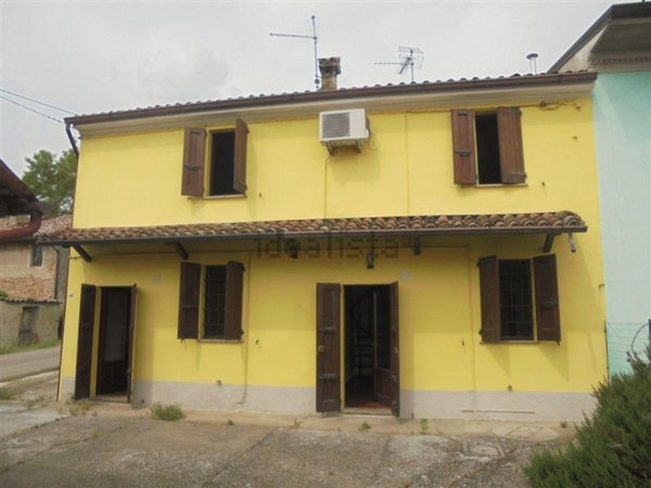casa indipendente in vendita a Castelvetro Piacentino