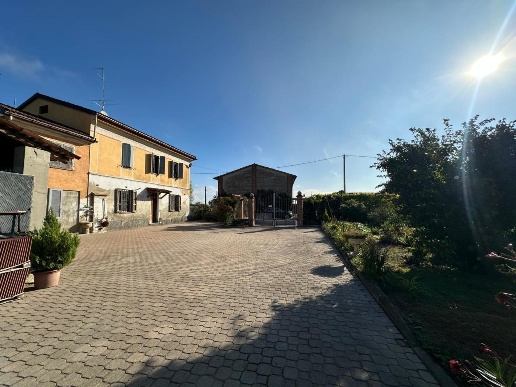 casa indipendente in vendita a Castelvetro Piacentino