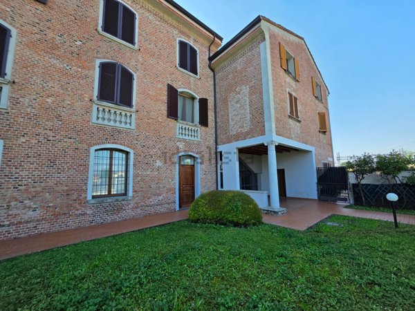 ufficio in vendita a Castelvetro Piacentino