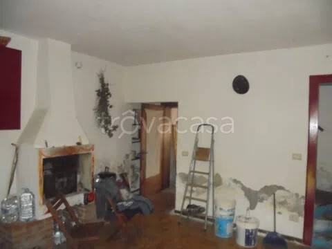 casa indipendente in vendita a Castelvetro Piacentino in zona Castelvetro