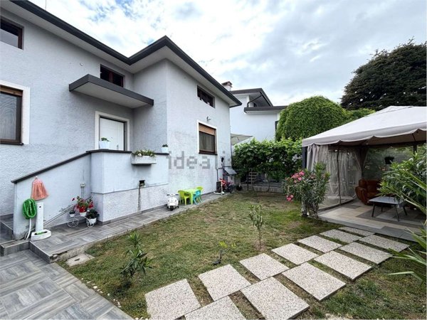 casa indipendente in vendita a Castelvetro Piacentino