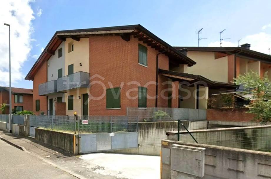 casa indipendente in vendita a Castelvetro Piacentino