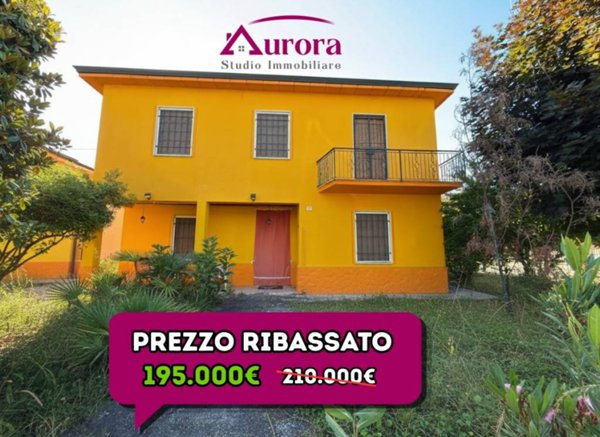 casa indipendente in vendita a Castelvetro Piacentino in zona San Giuliano