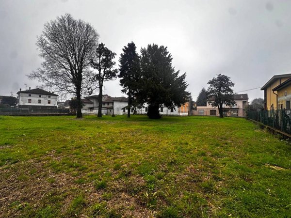 casa indipendente in vendita a Castelvetro Piacentino in zona Castelvetro