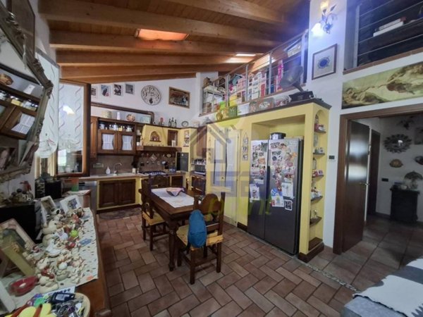 appartamento in vendita a Castelvetro Piacentino in zona Castelvetro