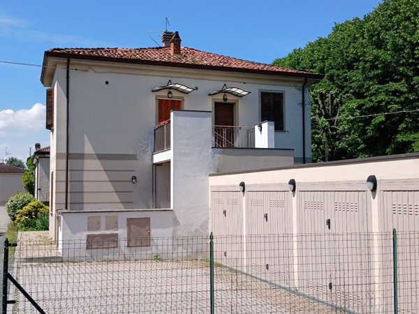 appartamento in vendita a Castelvetro Piacentino in zona Castelvetro