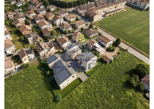 casa indipendente in vendita a Castelvetro Piacentino in zona Castelvetro