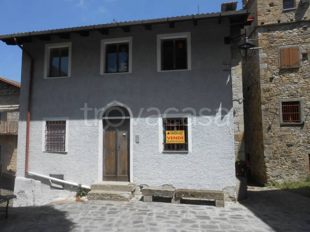 casa indipendente in vendita a Cerignale in zona Ponte Organasco