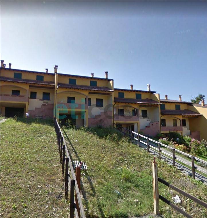 casa indipendente in vendita a Coli in zona Perino