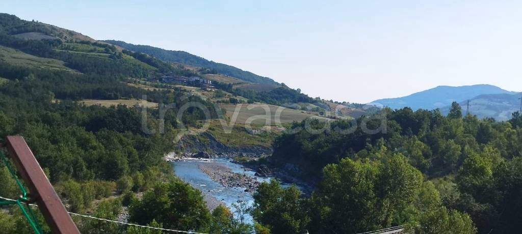appartamento in vendita a Coli in zona Perino