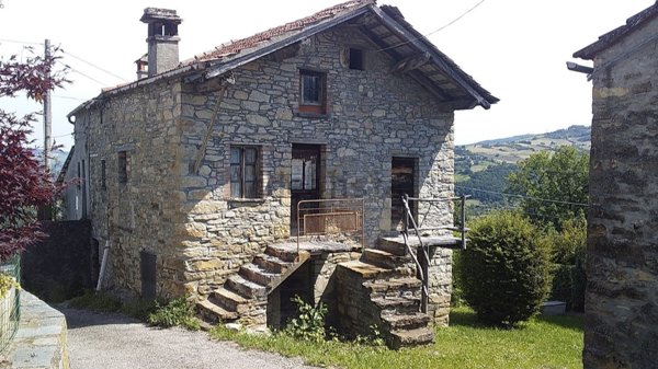 appartamento in vendita a Coli in zona Perino