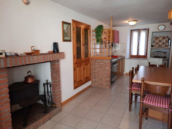 casa indipendente in vendita a Coli