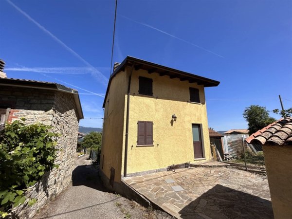 casa indipendente in vendita a Coli