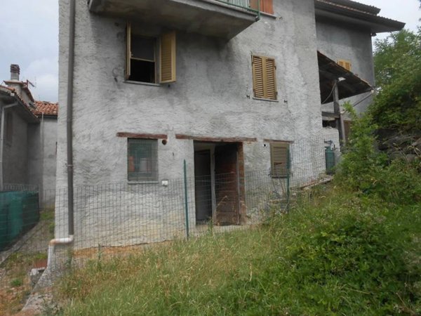 casa indipendente in vendita a Coli