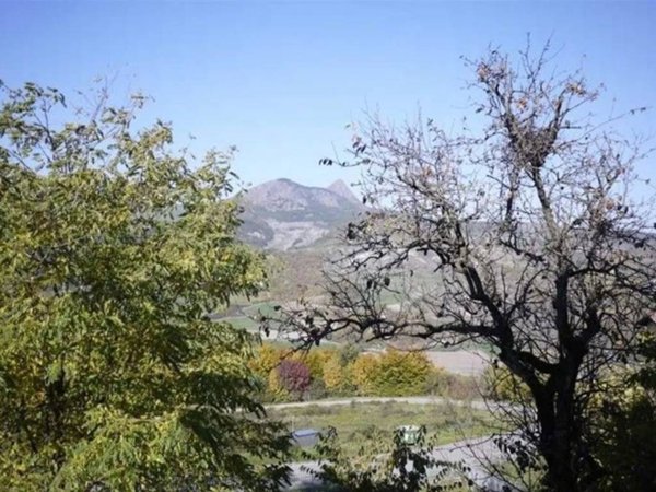 casa indipendente in vendita a Coli in zona Perino