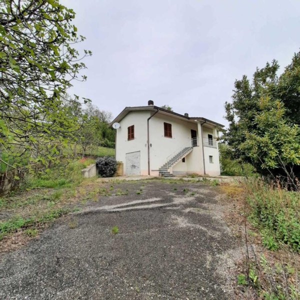 casa indipendente in vendita a Coli in zona Perino