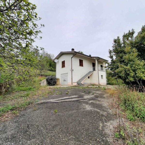 casa indipendente in vendita a Coli in zona Perino