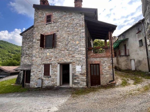 appartamento in vendita a Coli in zona Perino