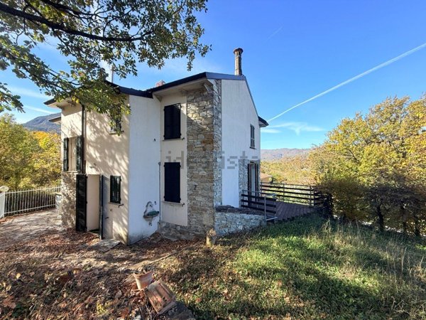 casa indipendente in vendita a Coli in zona Perino