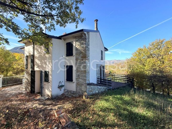 casa indipendente in vendita a Coli in zona Perino