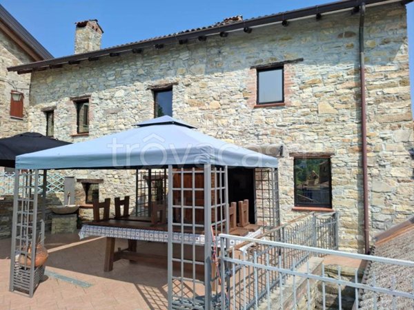 casa indipendente in vendita a Coli in zona Perino