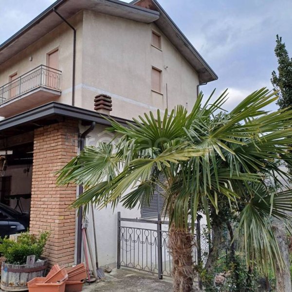 appartamento in vendita a Coli in zona Perino