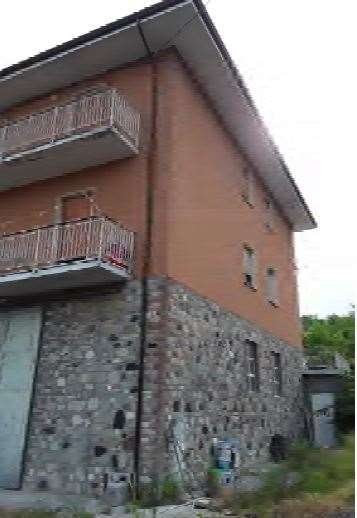 appartamento in vendita a Coli in zona Perino