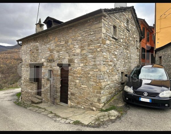 casale in vendita a Coli